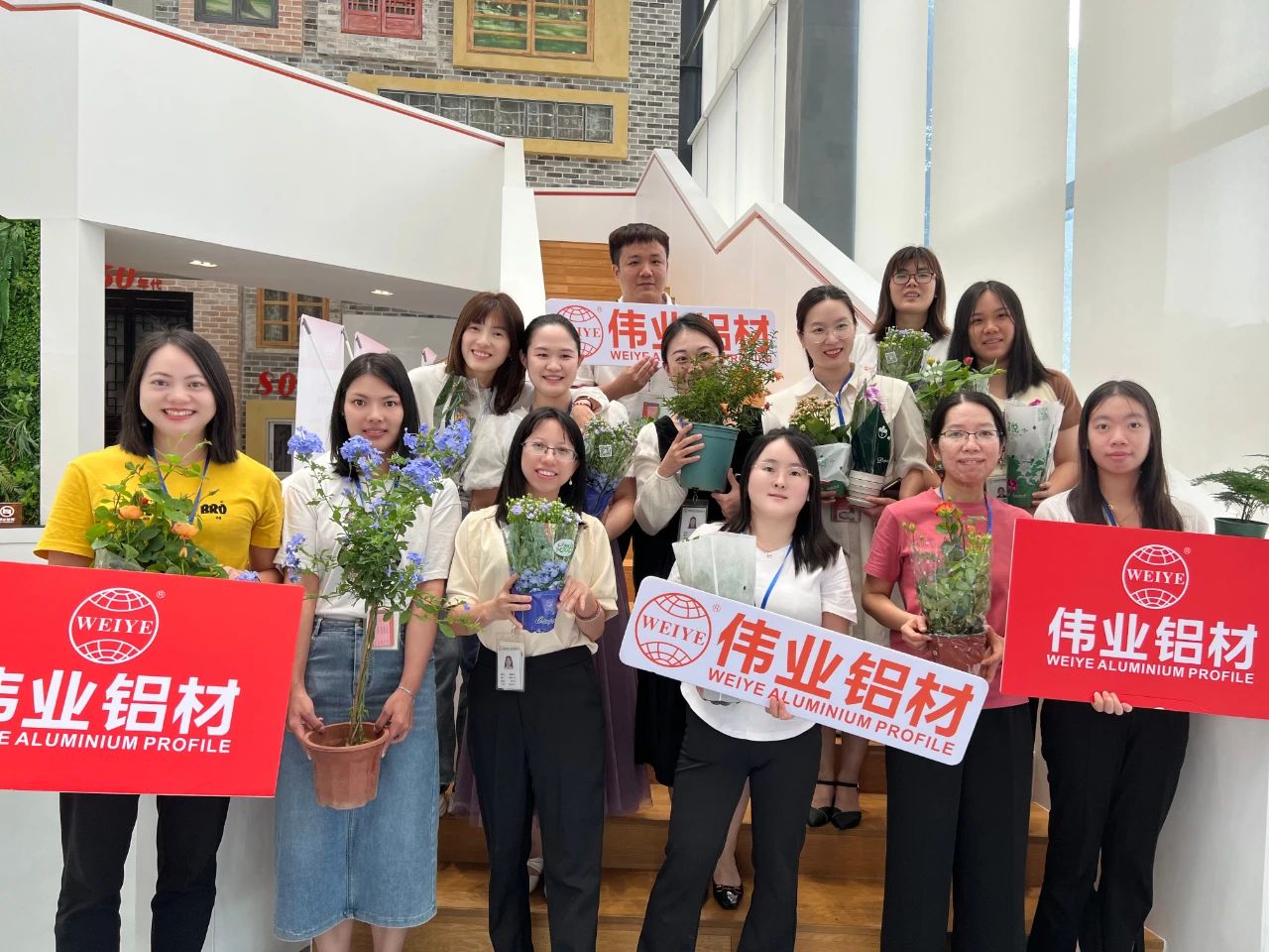 以爱浇灌，，，，，，礼赠母亲 | 新宝GG铝材感恩母亲节职工活动圆满举行